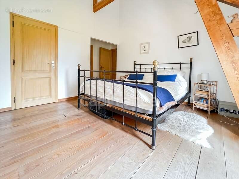 À vendre - hardinghen - propriété - surface totale - 690 m 2 -  maison principale 273 m2 -  2 gites - dépendance - garage - terr - photo 16