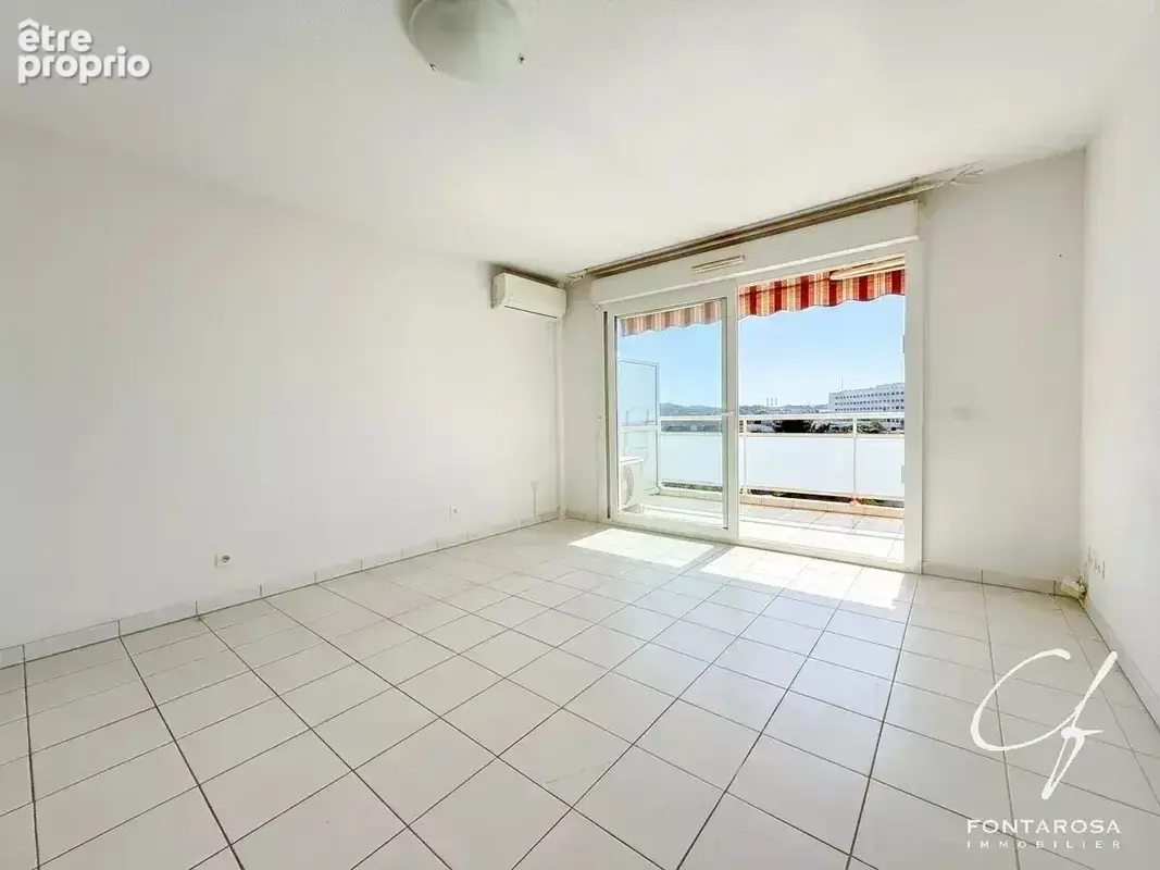 Fréjus – Secteur Hôpital - Appartement 2 pièces avec balcon, parking et cave - photo 4