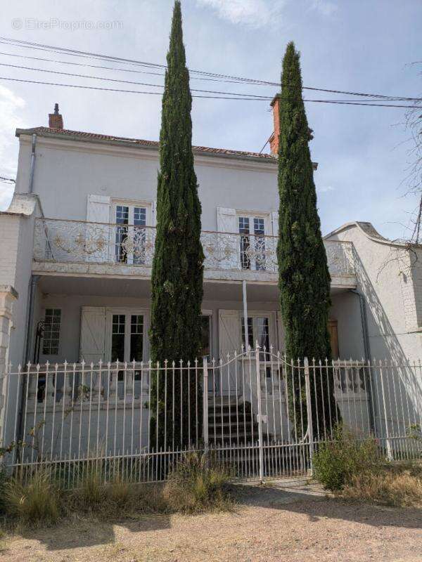 Maison à COMMELLE-VERNAY