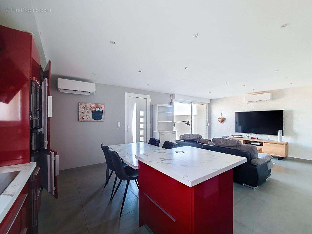 Maison - 3 Chambres - Jardin - Terrasse - 2 Places de parking - au coeur du village - photo 9
