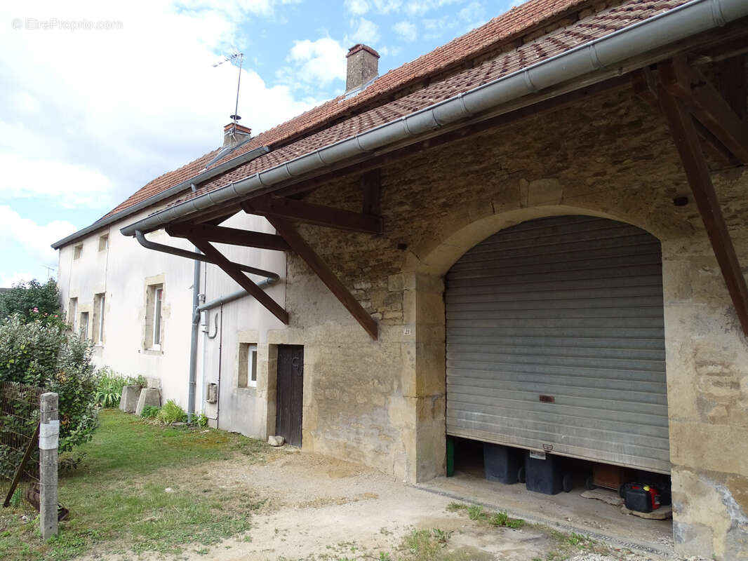 Maison à BAIGNEUX-LES-JUIFS