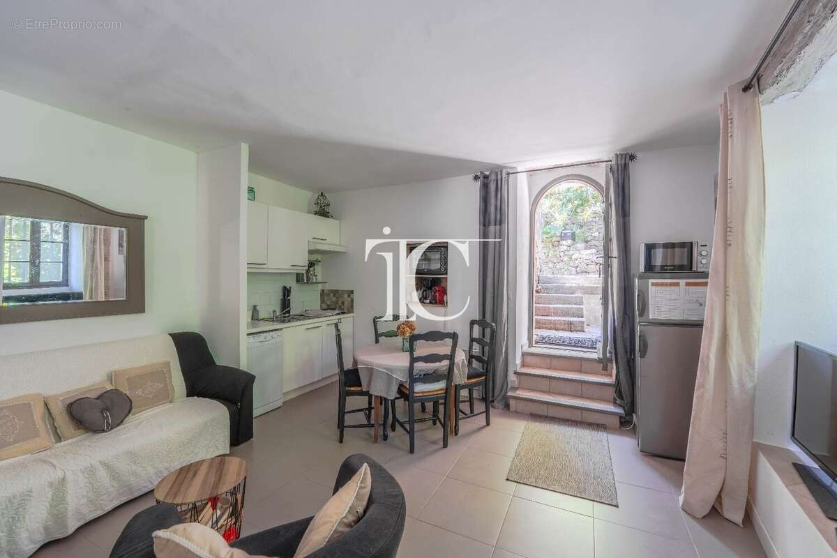 Maison à LABLACHERE