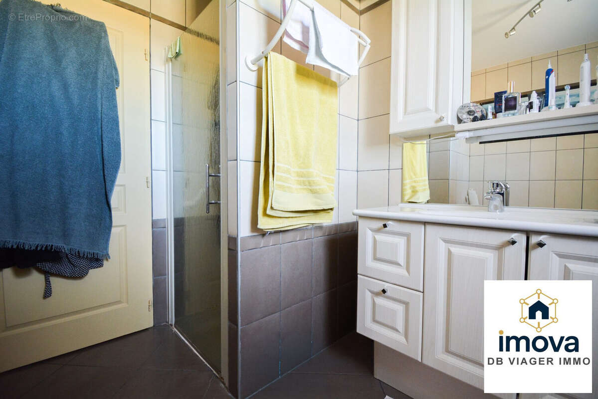 Maison 113 m² à Saint-Germain-De-Salles  - photo 7