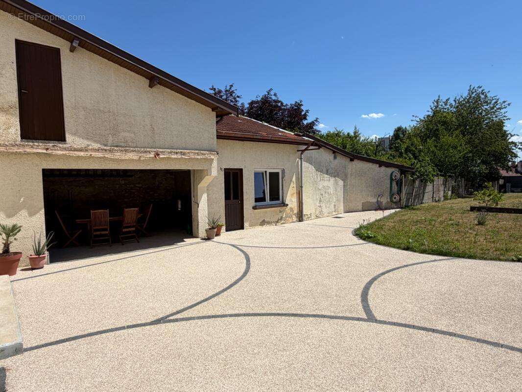 Maison de caractère - 7 chambres - photo 15