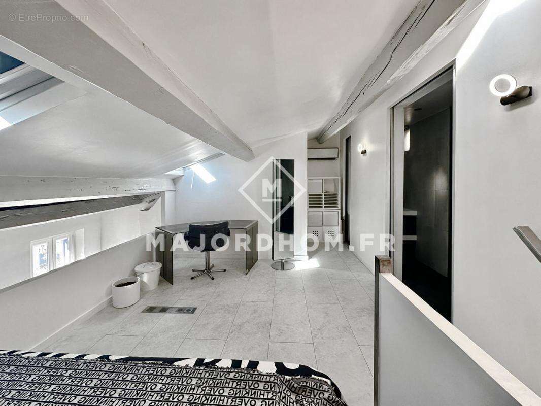 Appartement à MARSEILLE-4E