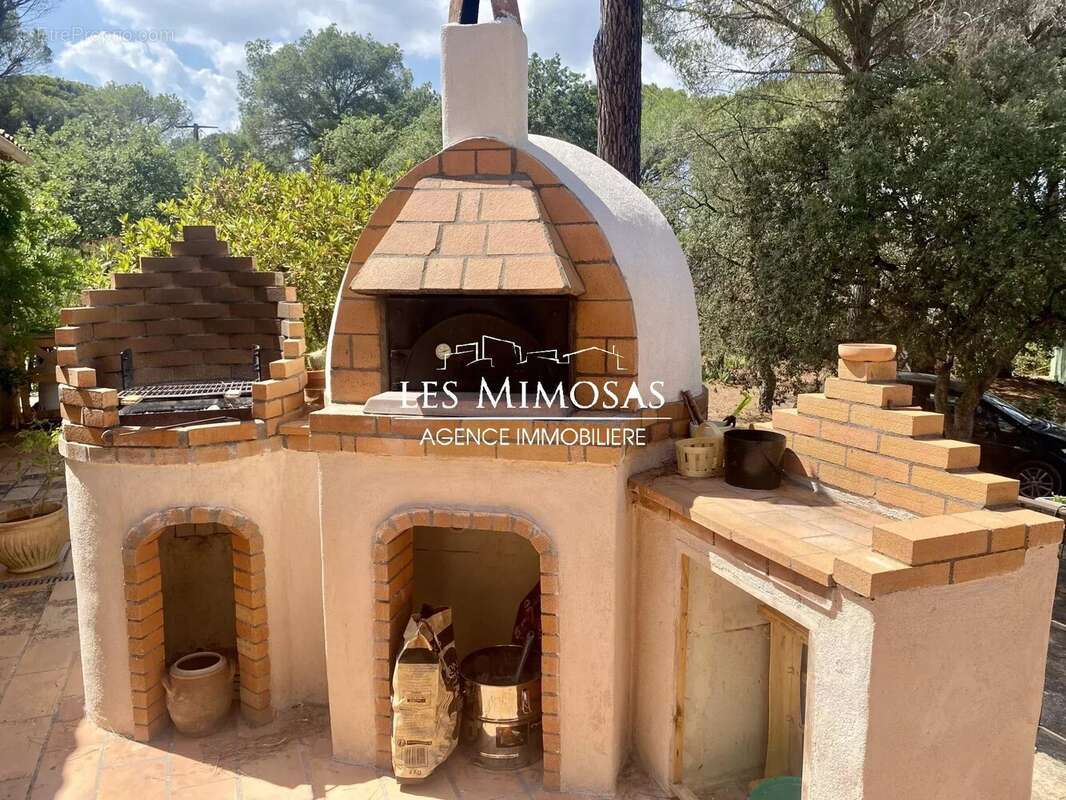 Maison à ROQUEBRUNE-SUR-ARGENS