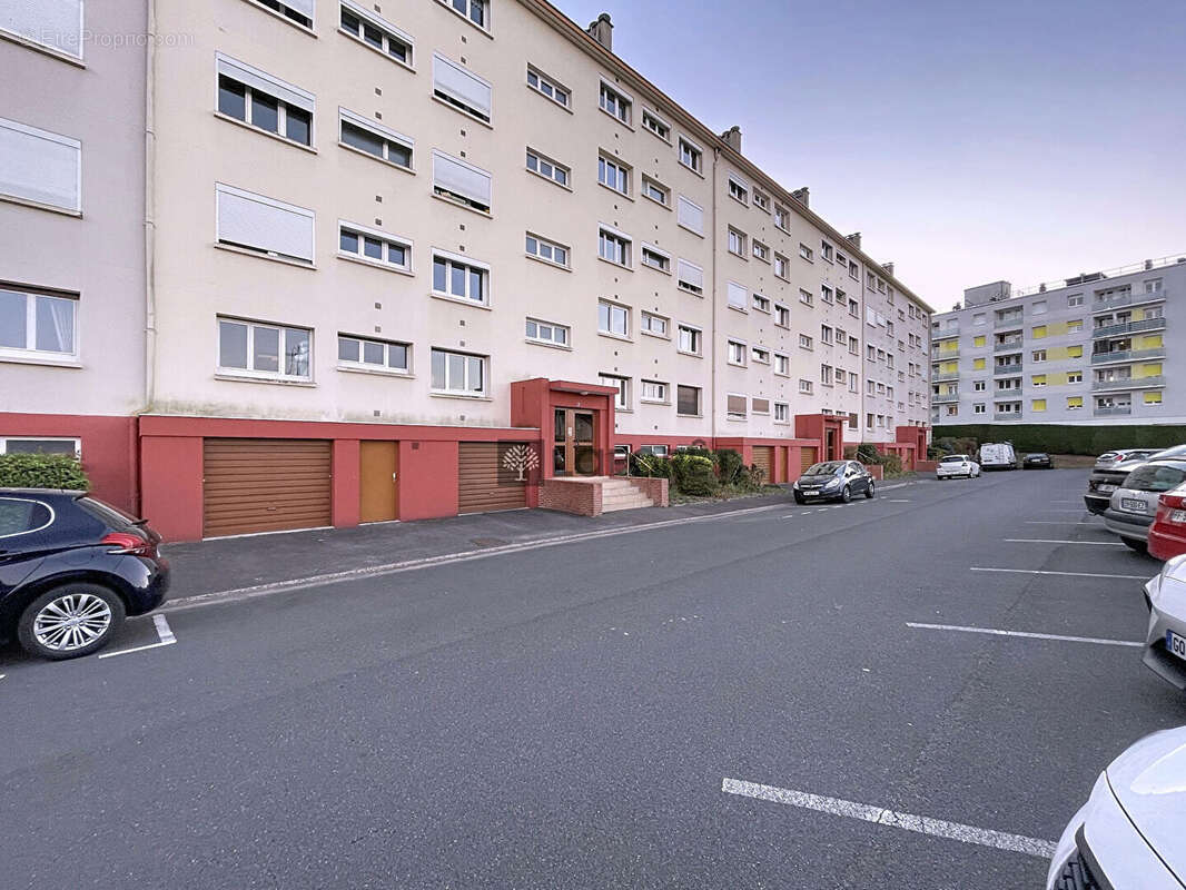 Appartement à SAINT-ETIENNE-DU-ROUVRAY