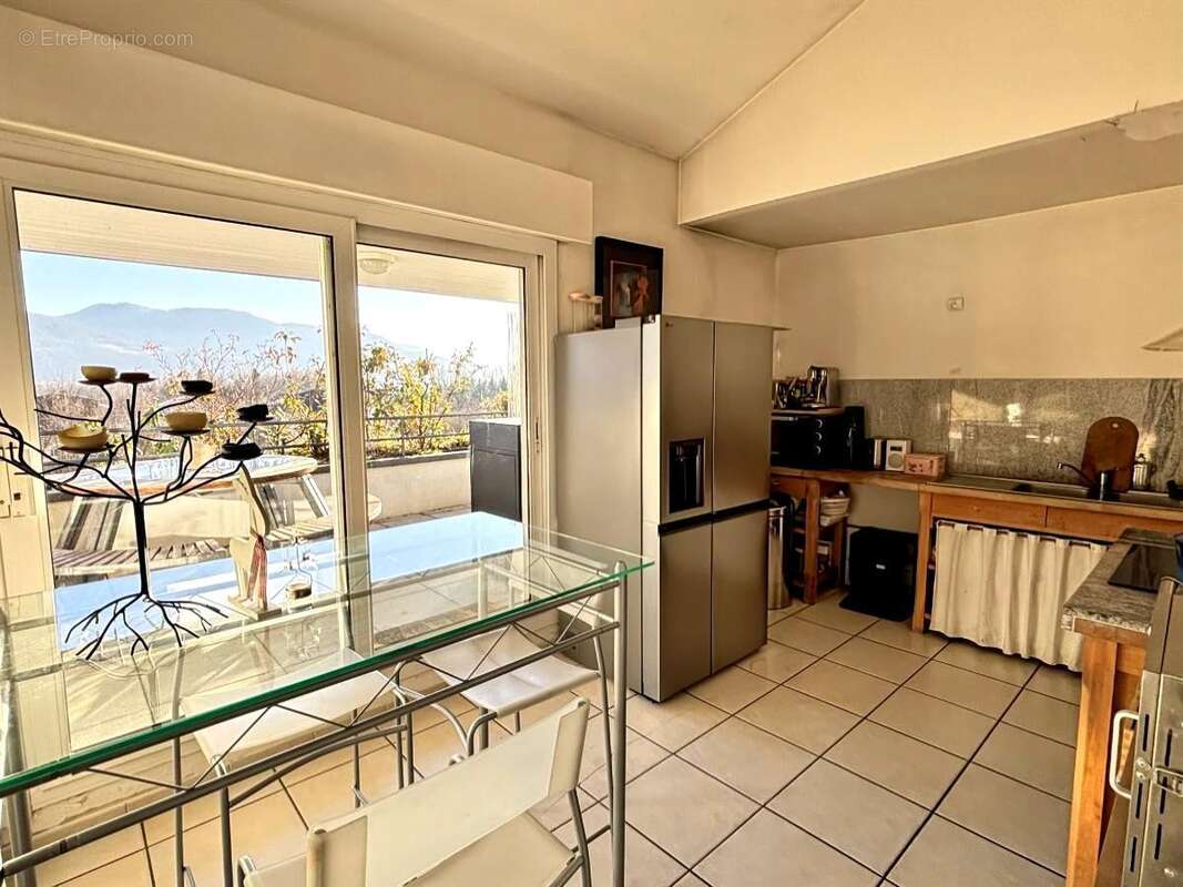 Appartement à MEYLAN