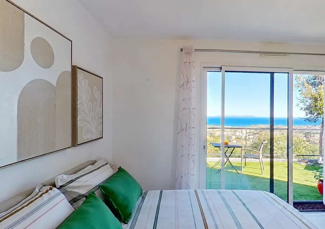 Appartement à HYERES