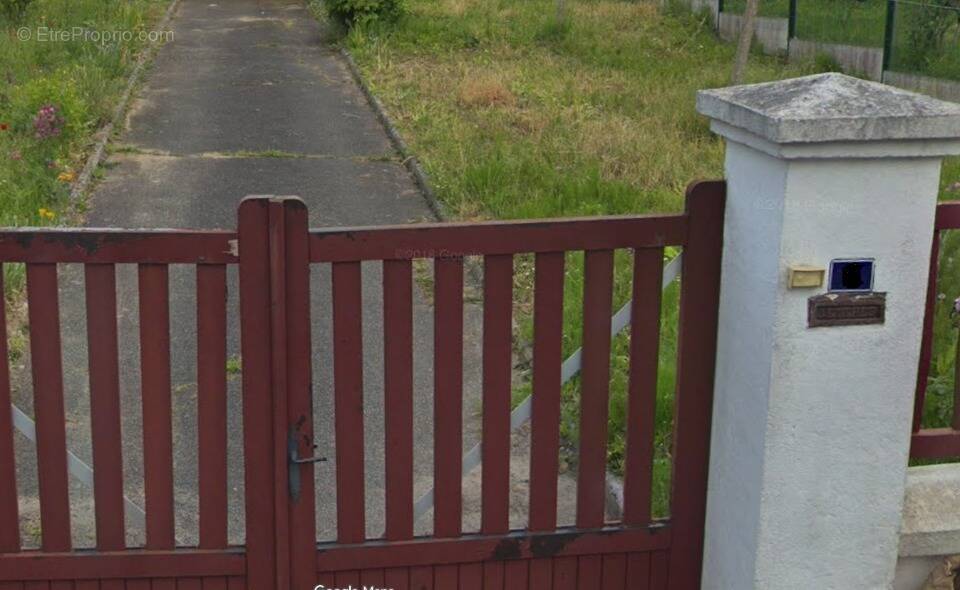 Terrain à VILLEBON-SUR-YVETTE