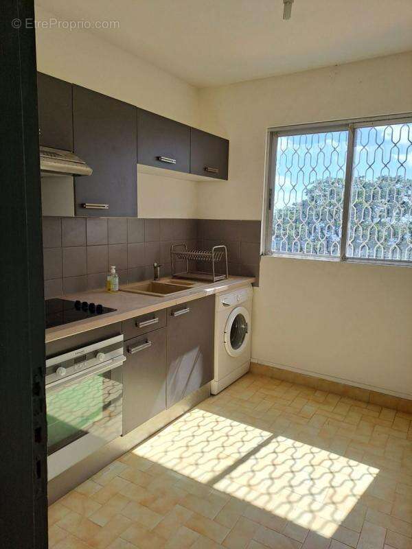 VENTE d'un appartement T4 (68 m²) à FORT DE FRANCE - photo 8
