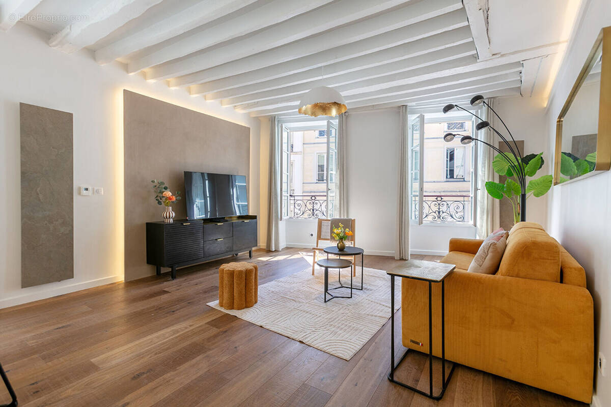 Appartement à PARIS-3E