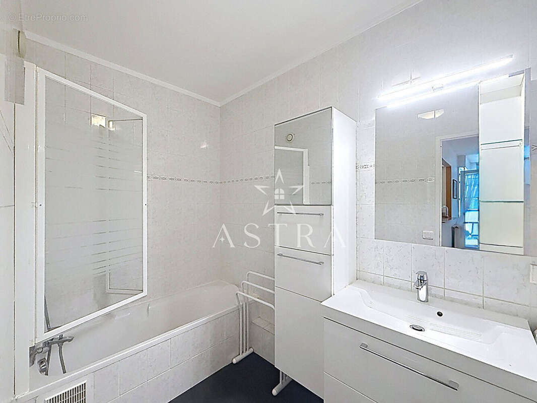 Appartement 2 pièce(s) 47 m2 Chatenay limite Sceaux - photo 11