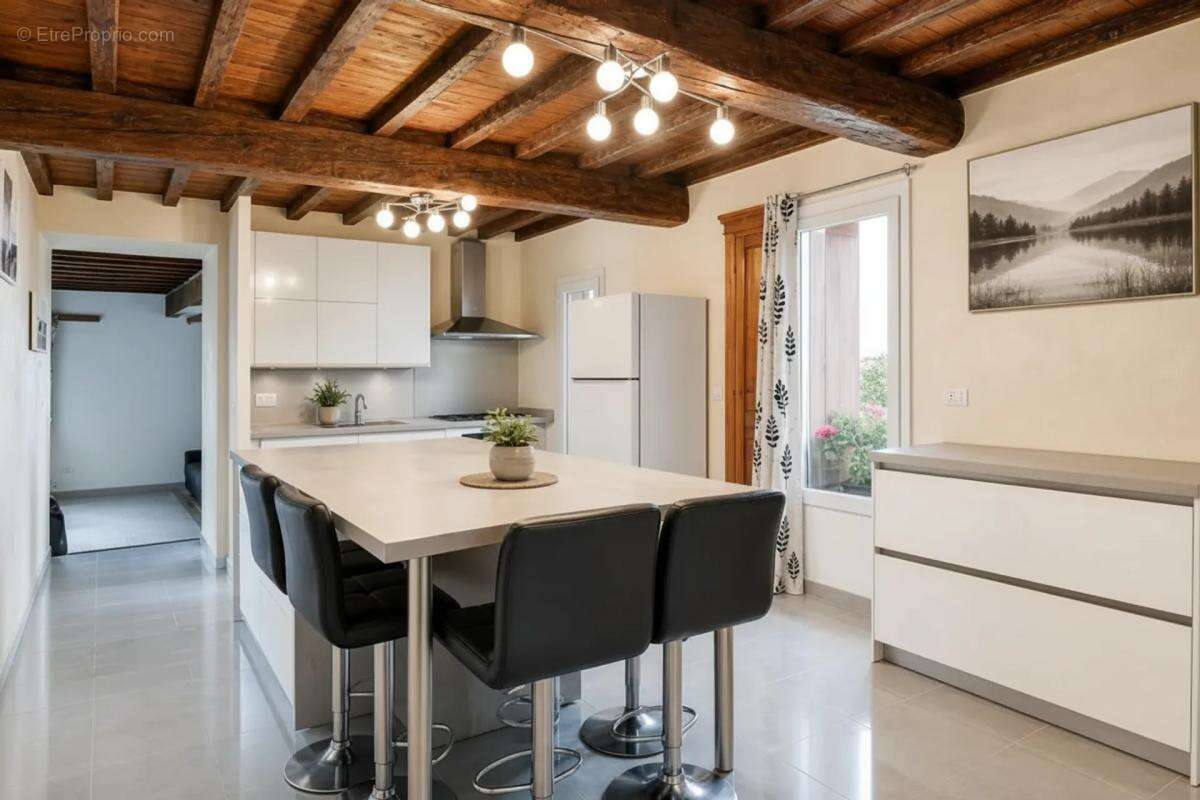 Maison à CLARENSAC