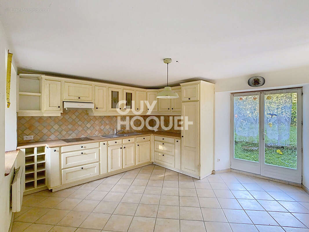 Maison à FRESNOY-LA-RIVIERE