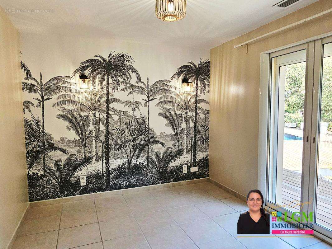 Maison familiale de standing avec piscine – 180 m² – Terrain de 1 600 m² - photo 8