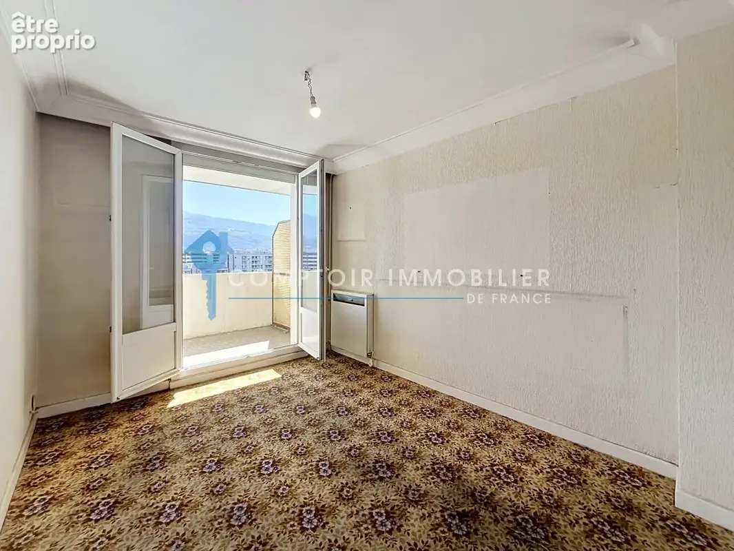 Isère (38) - A Vendre GRENOBLE - Appartement dernier étage T4 69m2 - Balcon   Parking fermé - photo 4