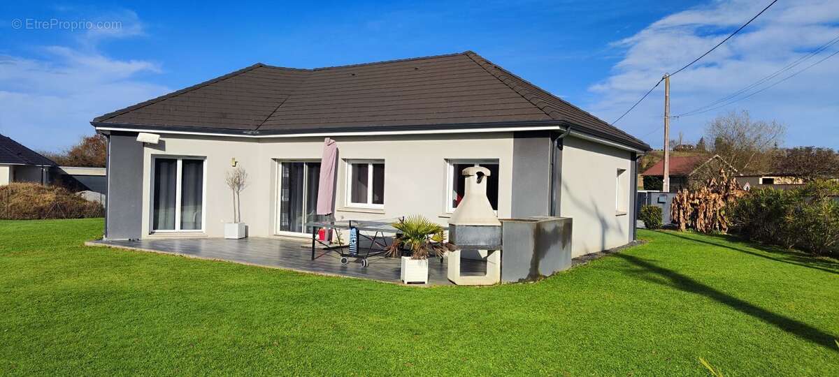 Maison à MAZEROLLES
