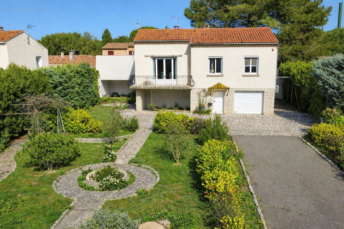 Maison à CHATEAUNEUF-DE-GADAGNE