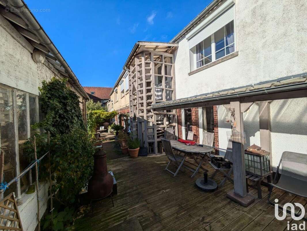 Photo 2 - Commerce à PONT-DE-METZ