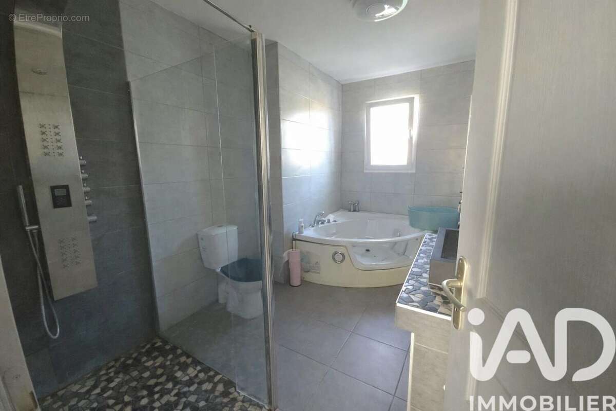 Maison 106 m² à Vacquieres  - photo 8