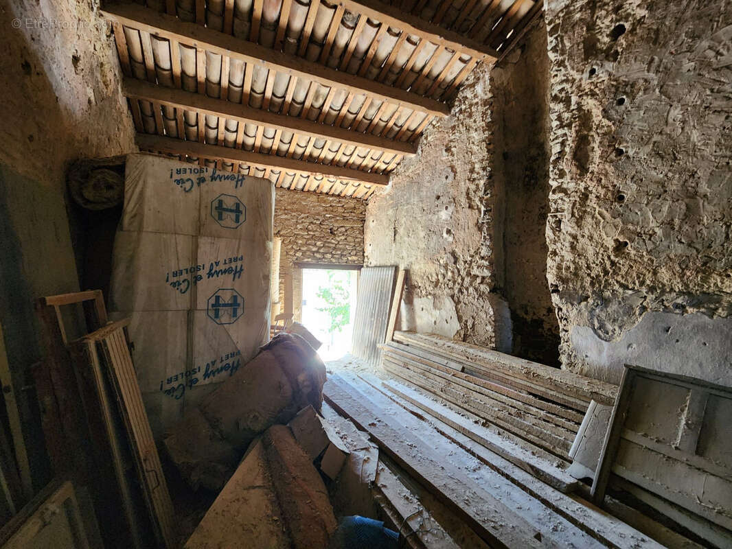 Beau potentiel de rénovation avec possibilité de Duplex et Terrasse - photo 8