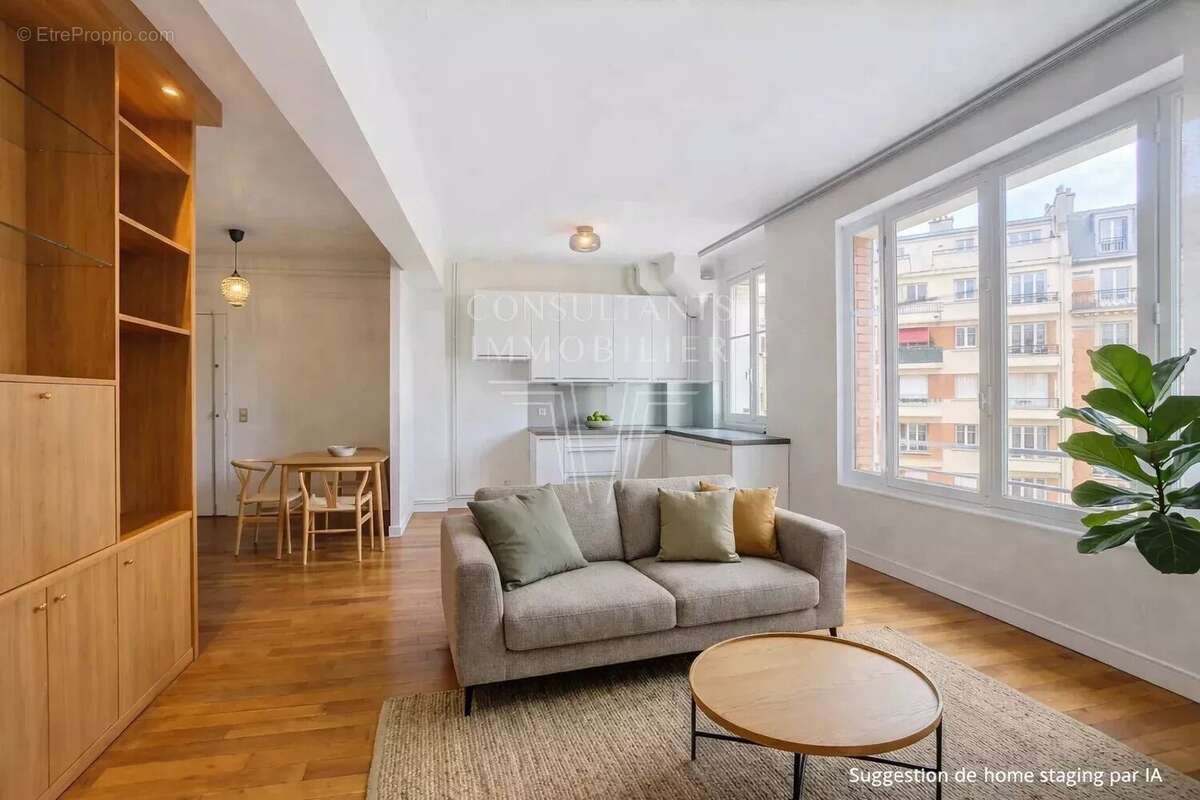 Appartement à PARIS-16E