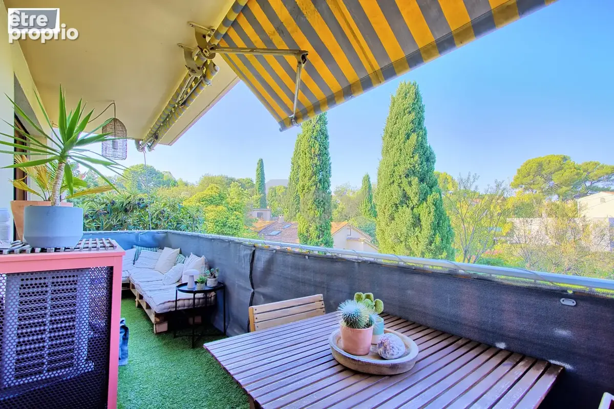 TOULON - PETIT BOIS / CAP BRUN - T4 rénové de 82m2 au 1er étage avec terrasse et balcon - photo 2