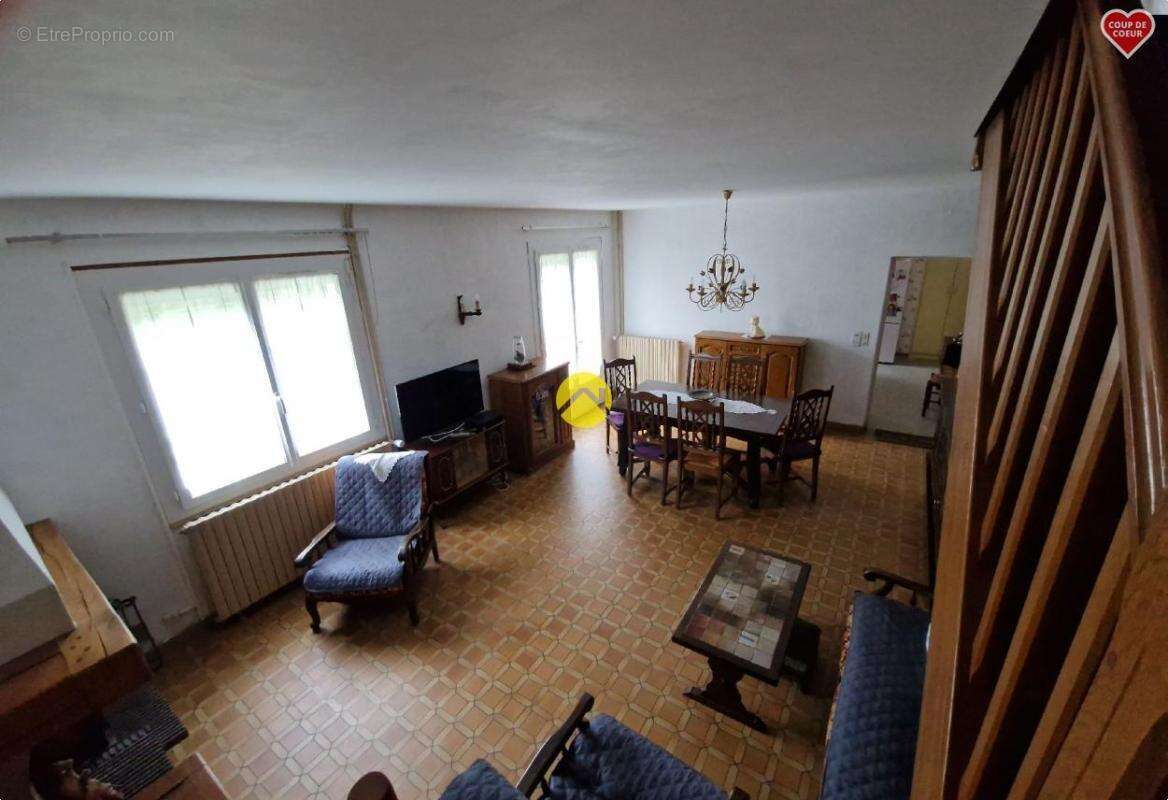 Maison à LA GUERCHE-SUR-L'AUBOIS