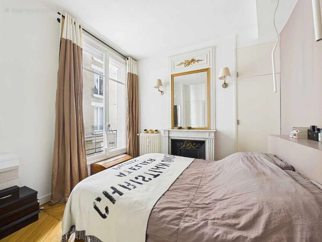 Appartement à PARIS-17E