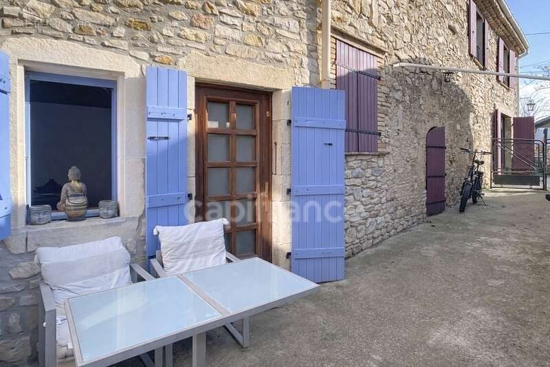 Dpt Drôme (26), à vendre proche de LA TOUCHE maison en pierre P5 mitoyenne, d'environ 110 m² habitables avec cour - photo 5