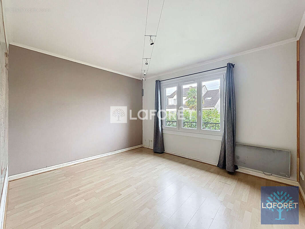 Maison à VIGNEUX-SUR-SEINE