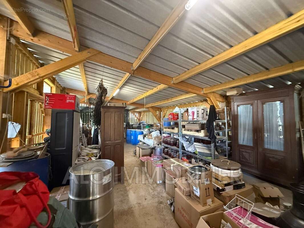 Maison à SAINT-AQUILIN-DE-CORBION