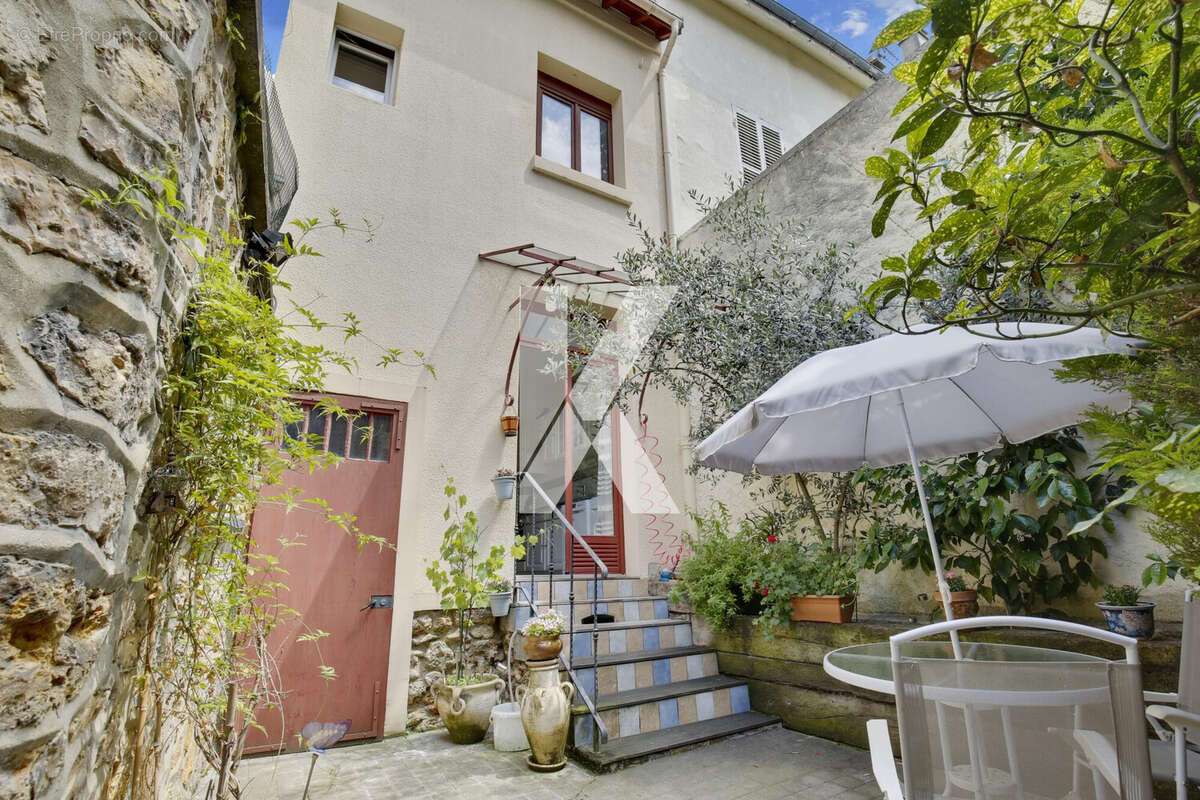 Terrasse + façade cour - Maison à ARGENTEUIL