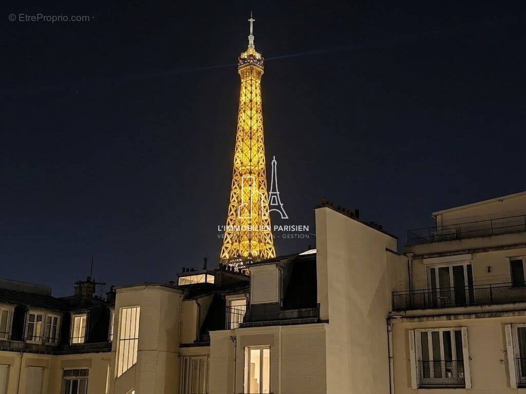 Appartement à PARIS-16E
