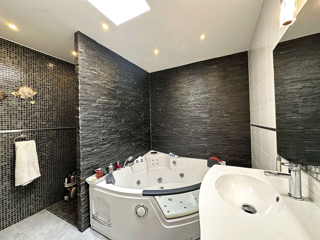 Maison à VILLELONGUE-DELS-MONTS