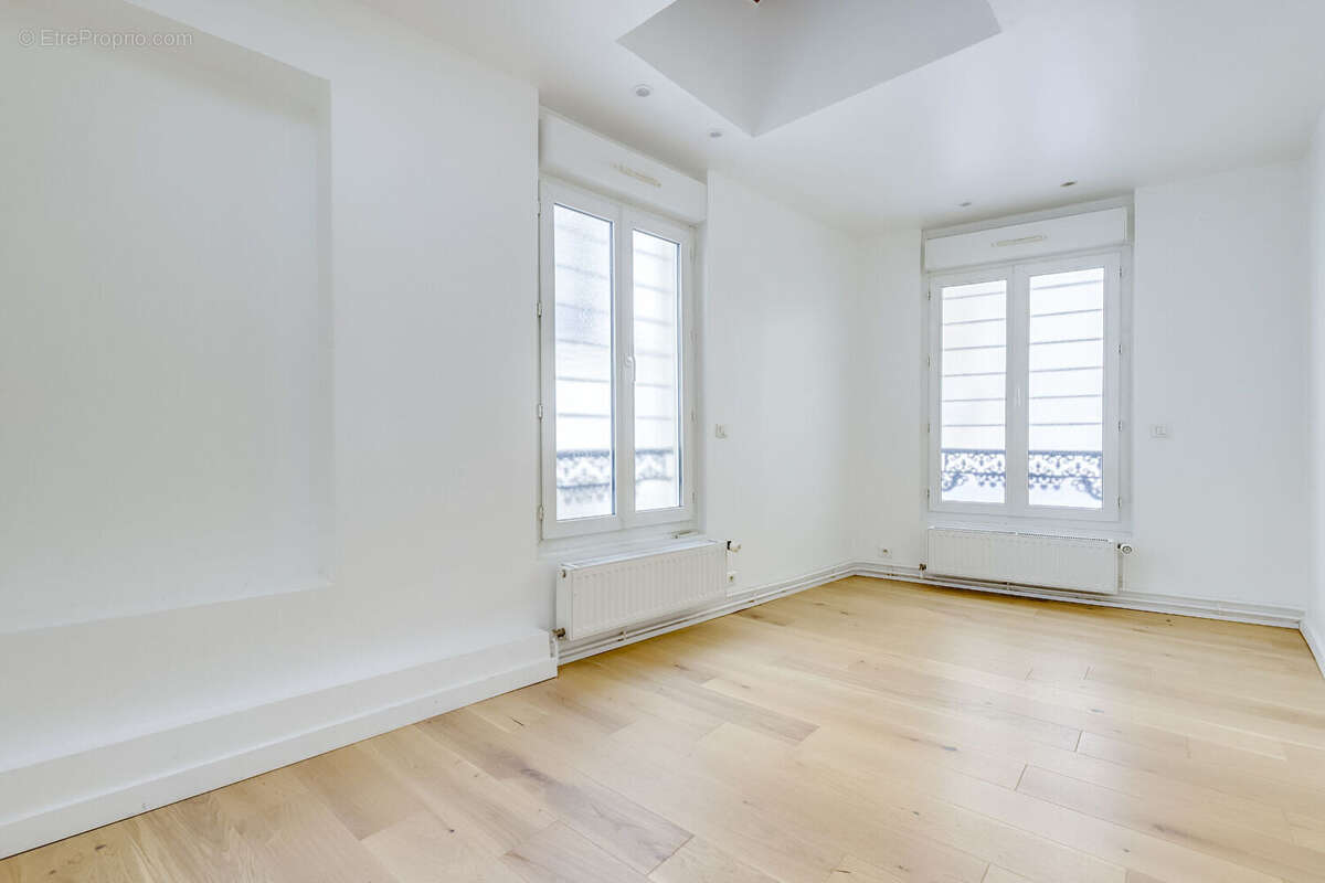 Appartement à PARIS-17E