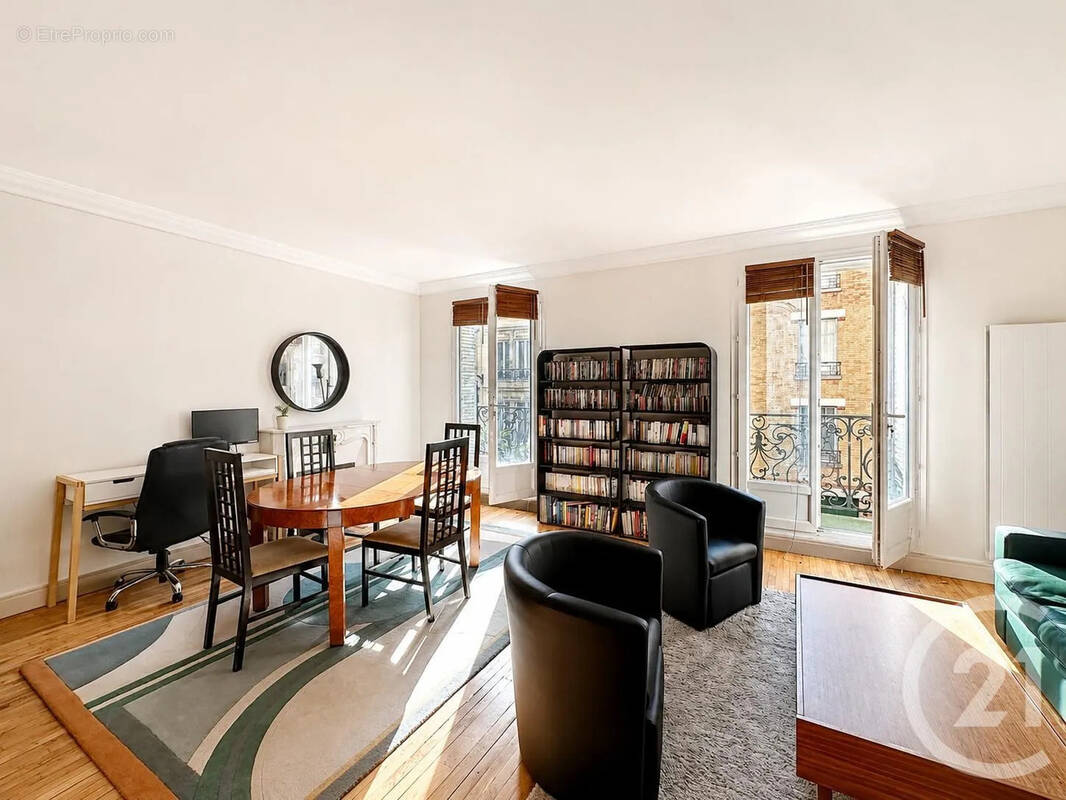 Appartement à PARIS-14E