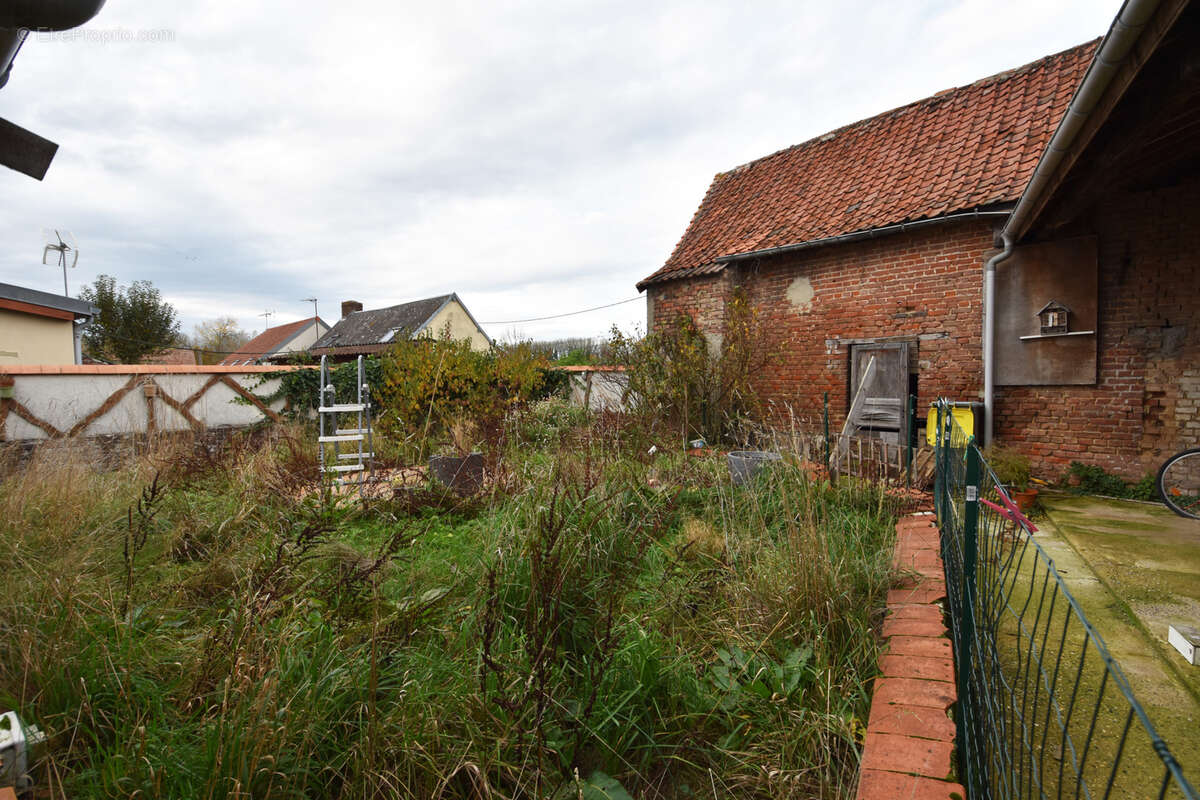 Maison à BERTEAUCOURT-LES-DAMES
