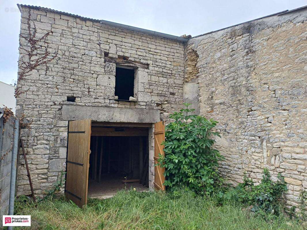Epannes - Maison - Dépendance 90 m2 - photo 2