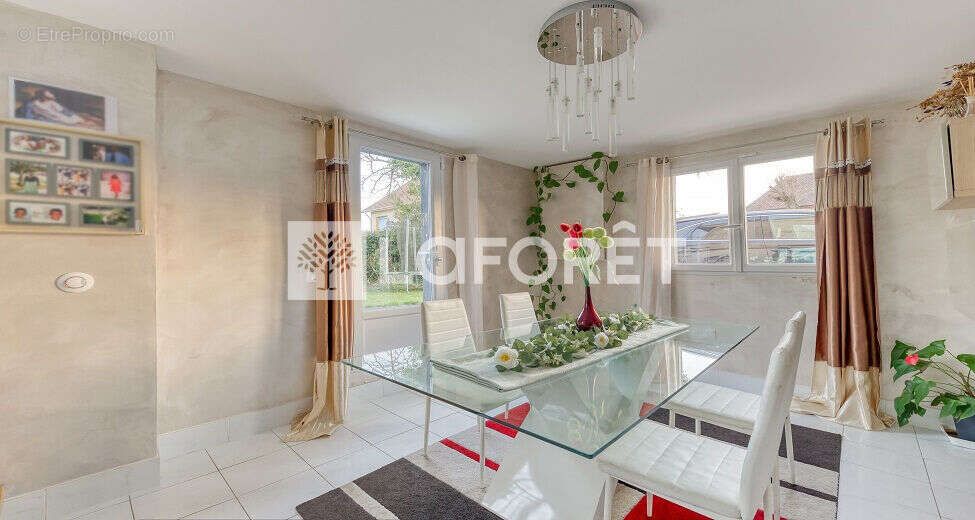 Maison à ROISSY-EN-BRIE