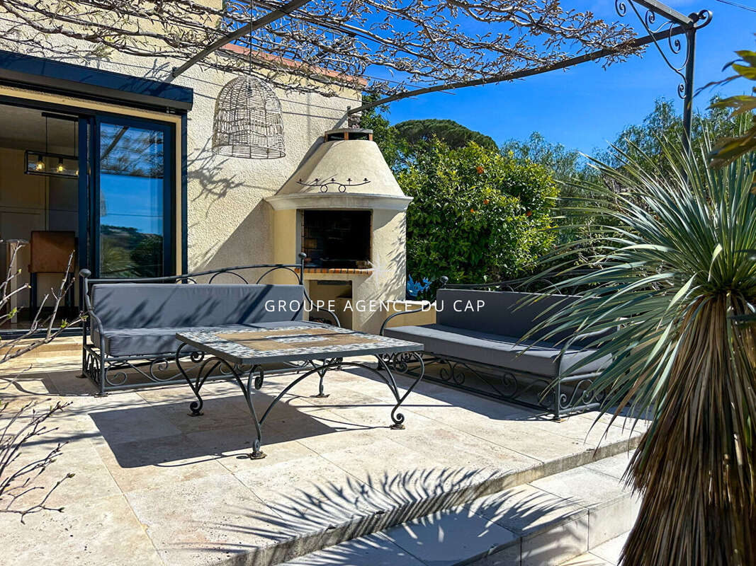 A vendre villa de charme 4 chambres terrain plat piscine parking proche mer aux issambres - photo 18