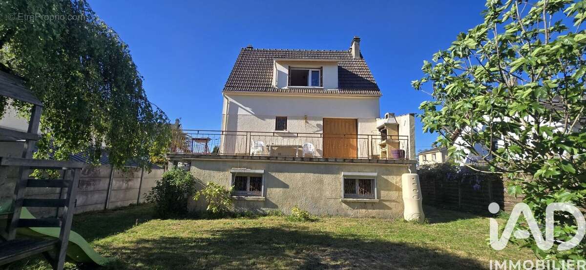 Photo 2 - Maison à VERT-LE-PETIT