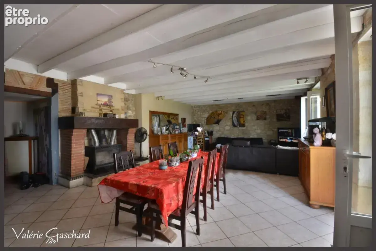 Maison en pierre de caractère (235 m²) – Dépendances, Jardin & Piscine à  SAINT ANTOINE DE BREUILH (24) - photo 30