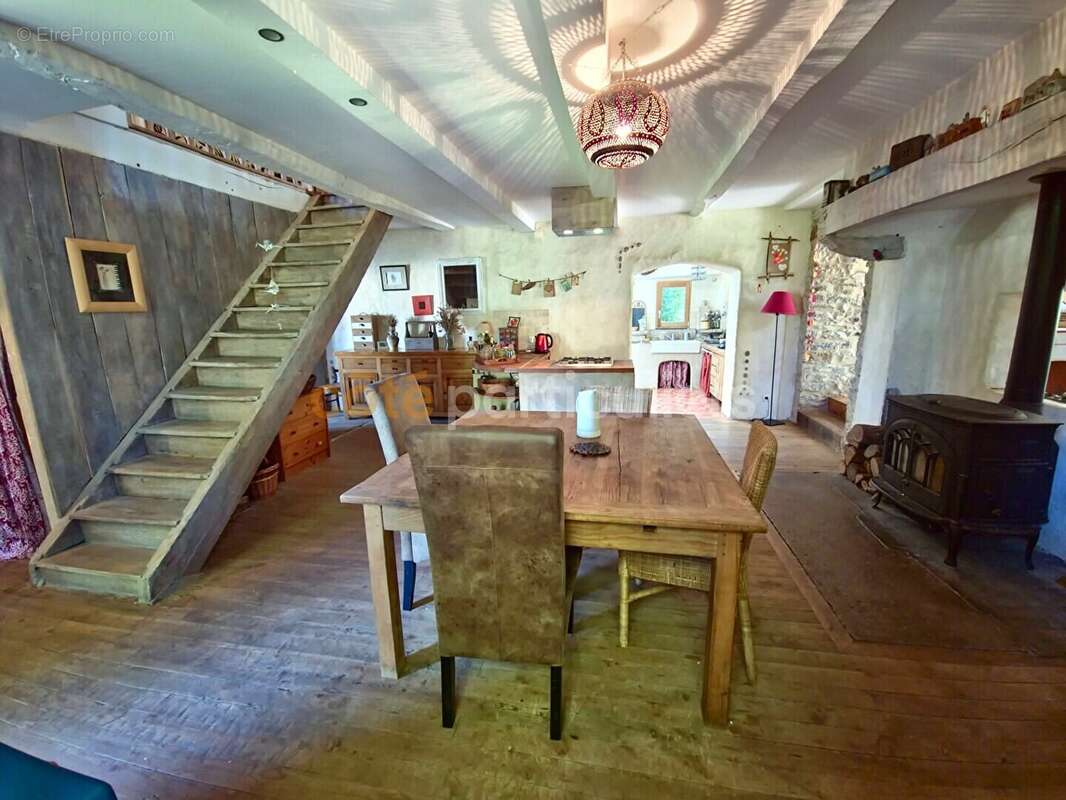 Maison à AGEN-D'AVEYRON