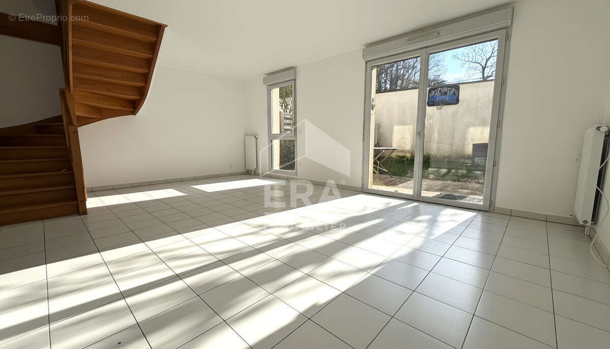 Maison à ETIOLLES