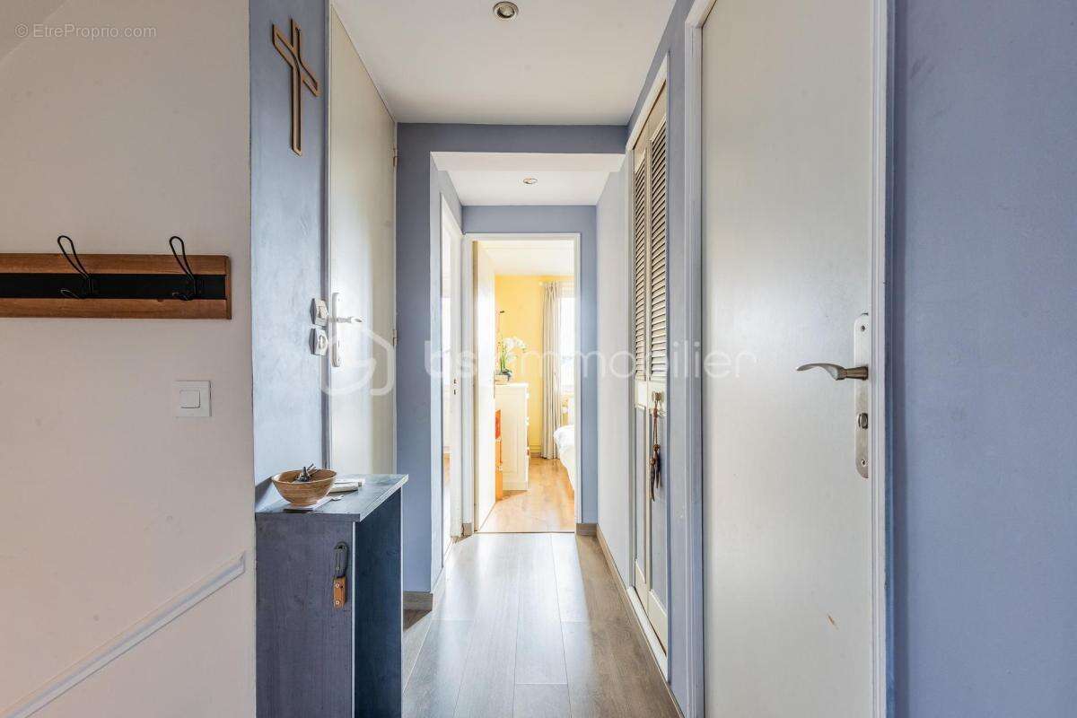 Appartement à PARAY-VIEILLE-POSTE