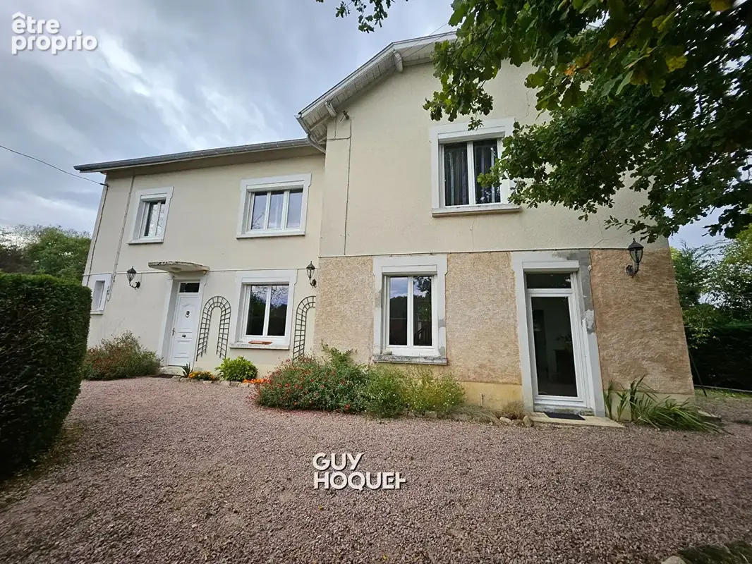 SAINT-VALLIER  Une maison familiale au coeur d'un écrin de verdure - photo 1