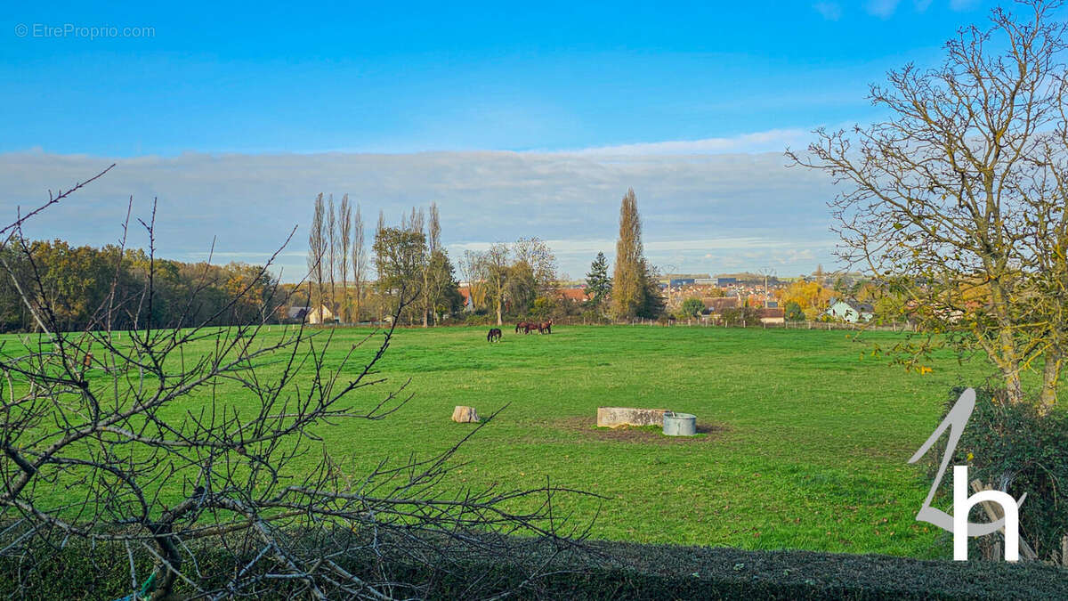 Maison à FONTAINE-ETOUPEFOUR