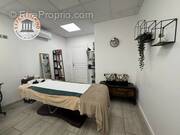 Commerce à LA FARE-LES-OLIVIERS